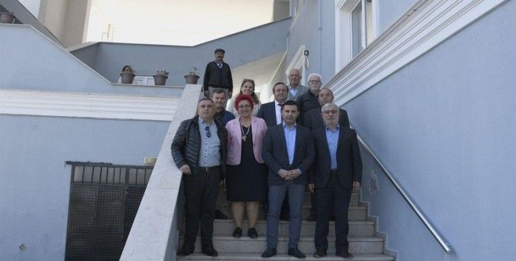 Başkan Ömer Günel’den Kuşadası Cemevi’nde gönüllüler ile bir araya geldi
