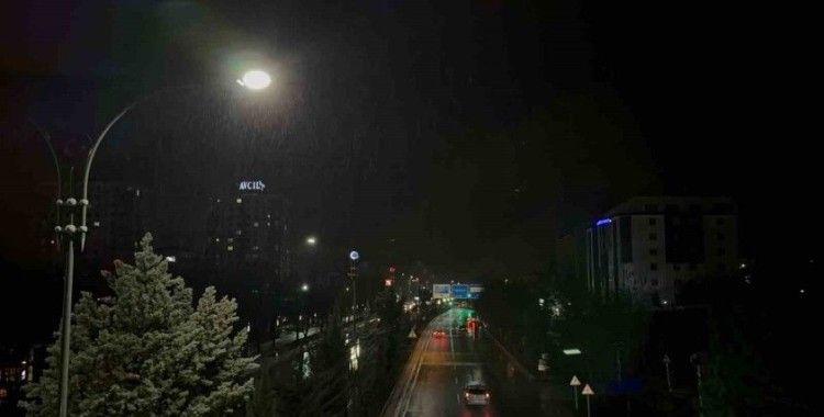 Elazığ’da sağanak etkisini sürdürüyor
