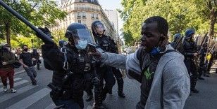 Fransız yardım kuruluşu, polisin yıllardır göçmenlere şiddet uyguladığını iddia etti