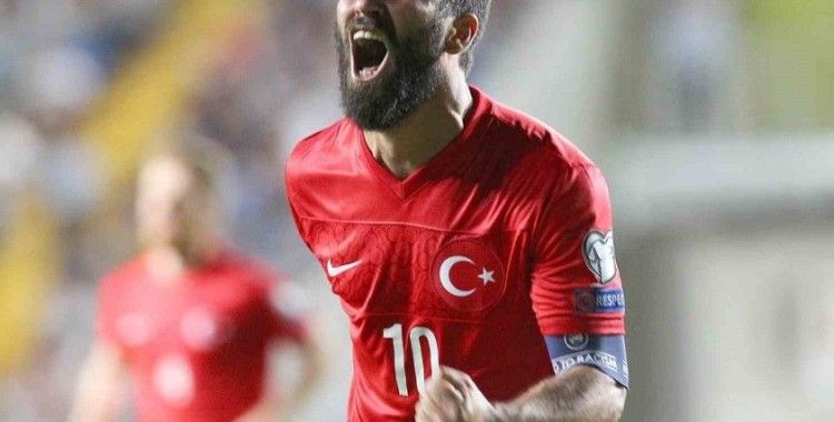 Arda Turan, Türkiye-Hırvatistan maçı öncesi ödüllendirilecek
