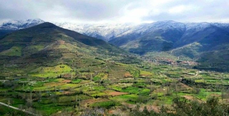 Bahar ve kış aynı kareye yansıdı
