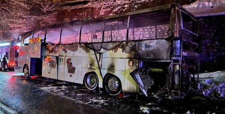 Polisleri taşıyan otobüs Zigana Dağı’nda alev aldı
