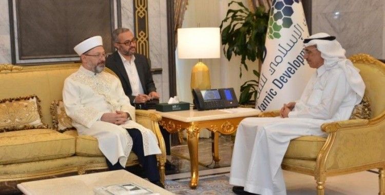 Diyanet İşleri Başkanı Erbaş, Cidde’de İslam Kalkınma Bankası Başkanı Al Jasser ile görüştü