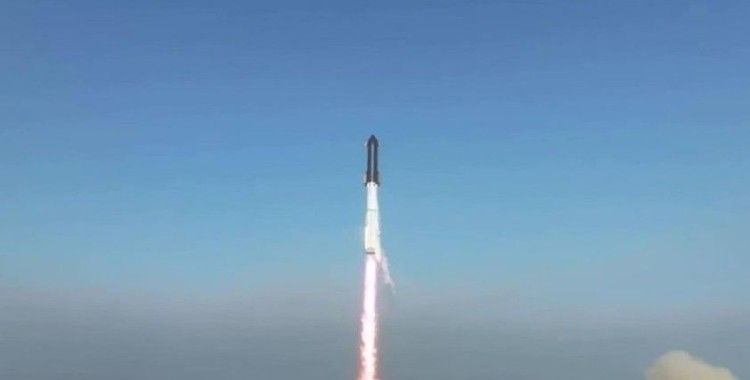 SpaceX'in en güçlü roket sistemi Starship ilk deneme uçuşunda infilak etti