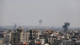 İsrail ordusu abluka altındaki Gazze'yi vurdu