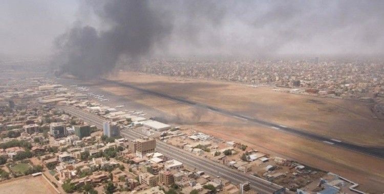 Sudan'da çatışmalar: Yerinden olanların sayısı 950 bine yaklaştı