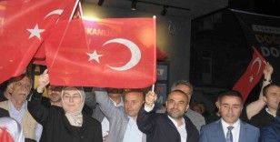 AK Parti Altınova’da miting düzenledi
