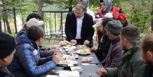 Başkan Doğan, belediye işçileriyle kahvaltıda bir araya geldi
