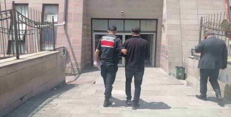 Jandarma ekiplerince yakalanan 5 şüpheli tutuklandı
