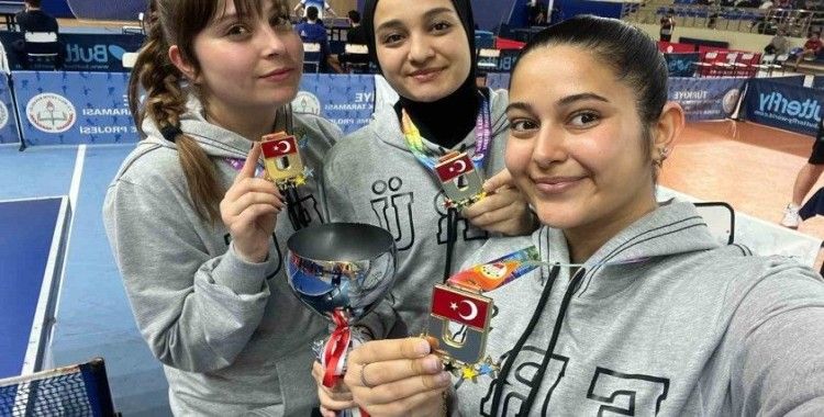 ERÜ Masa Tenisi takımı Türkiye şampiyonu oldu
