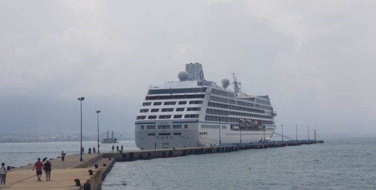 Çoğu Amerikan vatandaşı 641 yolcunun bulunduğu lüks kruvaziyer Alanya'da