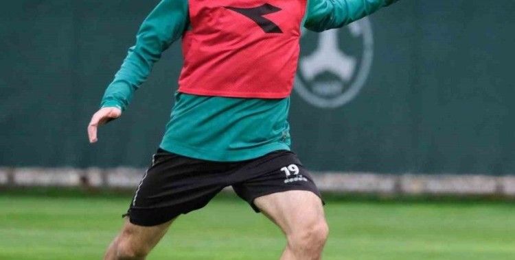 Giresunspor’da Rahmetullah Berişbek takımdan ayrıldı
