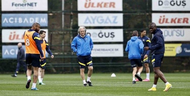 Fenerbahçe, Antalyaspor maçı hazırlıklarına devam etti
