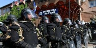 Sırplar, Kosova'nın kuzeyinde protesto düzenledi