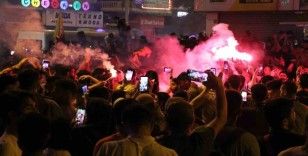 Diyarbakırlılar Galatasaray’ın şampiyonluğunu meşalelerle kutladı
