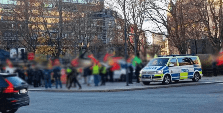 İsveç'te terör örgütü PKK yandaşlarından parlamento binası üzerinden provokasyon