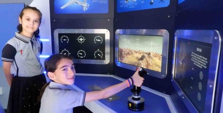 Kepez’in Mobil Bilim Tırı okullarda
