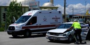 Erzincan’da iki ayrı trafik kazasında 6 kişi yaralandı
