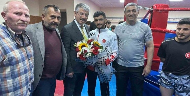 AK Parti Milletvekili Çopuroğlu’ndan Şampiyonlara Ziyaret
