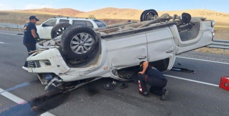 Kamyonet takla attı: 1 yaralı