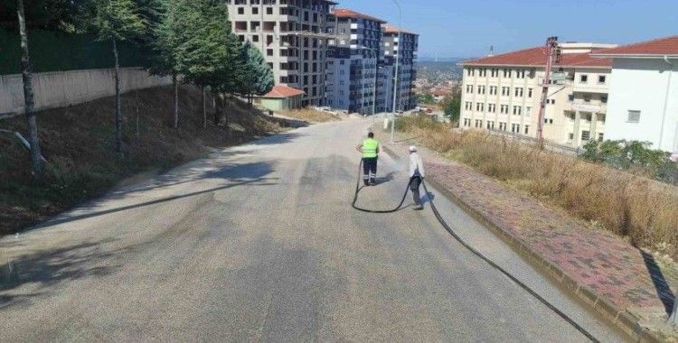 Okul bahçelerinde temizlik ve yıkama çalışması yapıldı

