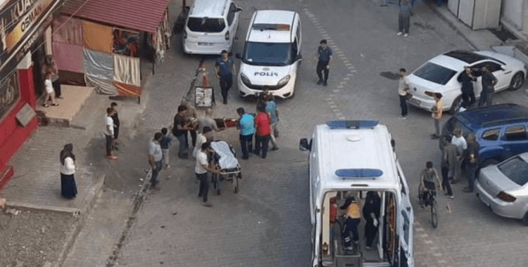 Üzerine güneş enerjisi devrilen şahıs hastaneye kaldırıldı