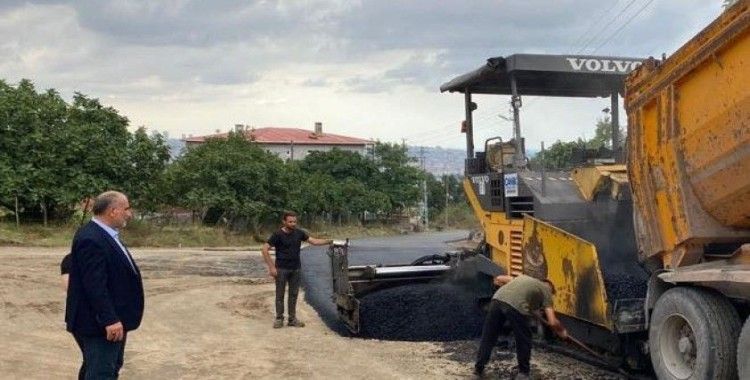 Sandıkçı: “İlçemize yeni, güvenli ve konforlu yollar kazandırıyoruz”

