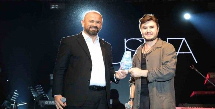 Orhaneli Belediyesi yazı festivalle kapattı
