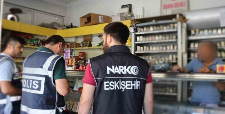 Polis ekipleri okul çevrelerinde denetimi arttırdı
