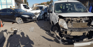 Çorum'da zincirleme trafik kazası: 2'si çocuk 4 yaralı
