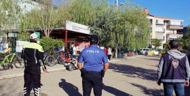 Afyonkarahisar’da okul çevrelerinde denetim başladı
