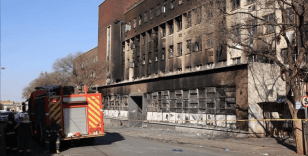 Güney Afrika'daki yangında ölen 74 kişiden 44'ünün kimliği henüz belirlenemedi
