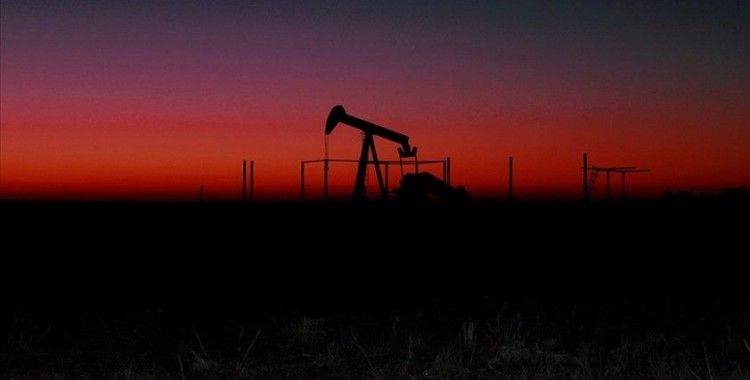 ABD petrol fiyatı tahminini yükseltti