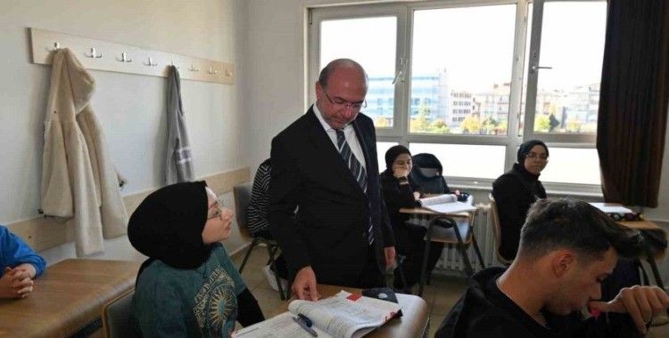 Başkan Pekyatırmacı: “Lise öğrencilerimize bin 500 TL eğitim desteğinde bulunacağız”
