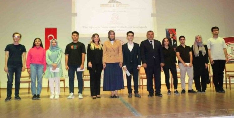 YKS’de ilk bin sıralamasına giren öğrenciler tecrübelerini paylaştı
