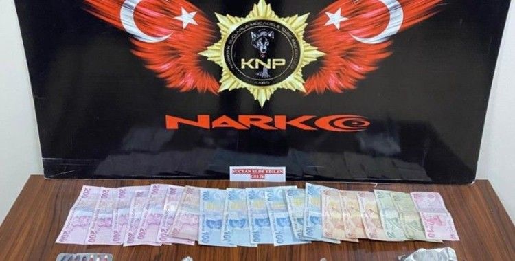 Kars'ta uyuşturucu taciri 2 kişi tutuklandı