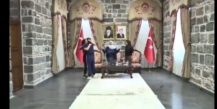 Diyarbakır annelerinin nöbetinin 1462. gününde bir örgüt mensubu daha teslim oldu
