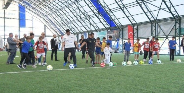 Kahramankazan  Belediyesi’nden kapalı halı saha kompleksi hizmeti
