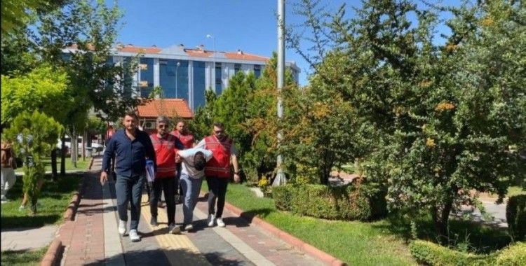 Kendilerini 'polis' olarak tanıtıp 1 milyon 758 bin lira dolandıran 4 şahıs tutuklandı