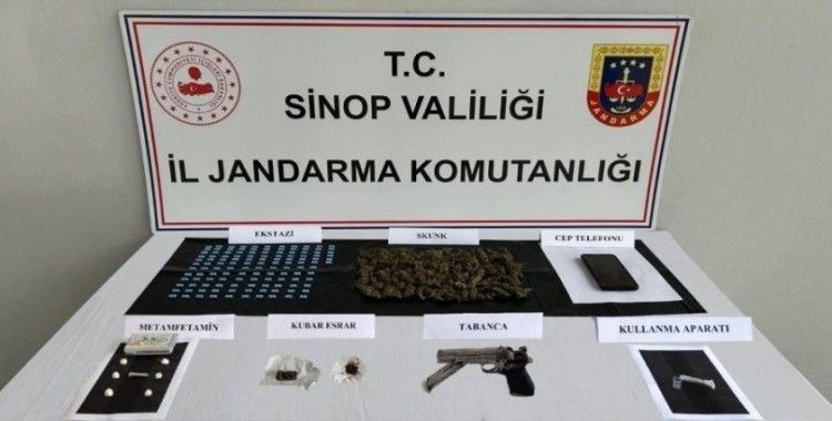 Uyuşturucu satıcılarına darbe: 5 gözaltı
