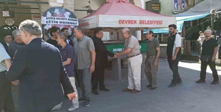 Emekli öğretmen son yolculuğuna uğurlandı
