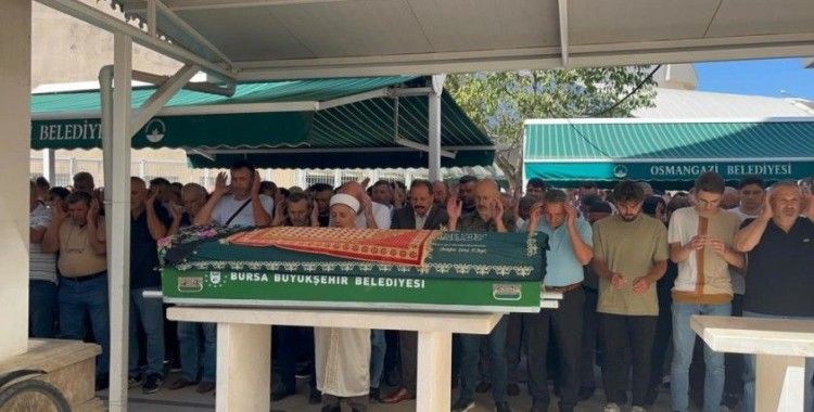 Yeğeni tarafından vahşice öldürülen halanın cenazesi gözyaşlarıyla toprağa verildi