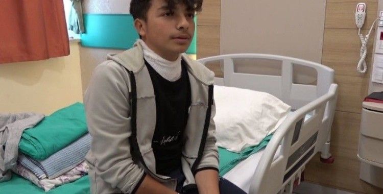 Hayvan otlatırken üzerine yıldırım düştü
