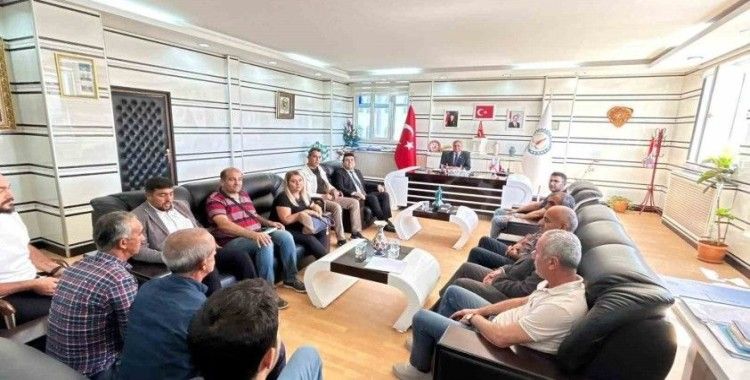 Altıntaş’ta arazi toplulaştırma kararı alınan köylerin muhtarları bilgilendirildi
