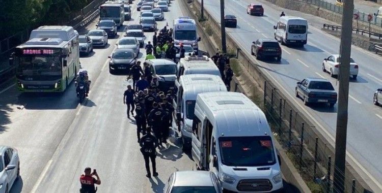 Göreve giden çevik kuvvet ekibi zincirleme kazaya karıştı: 5 polis yaralandı