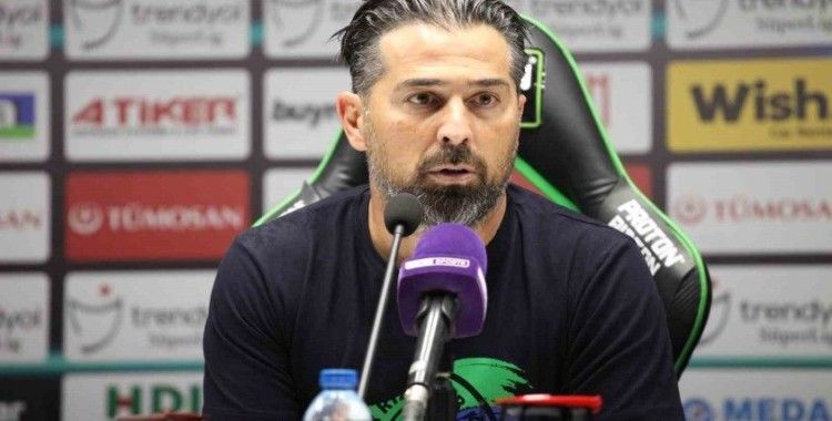 İlhan Palut: "Bu taraftar 25-30 bin kişiyle bu stadı İlhan Palut diye inletmiştir"
