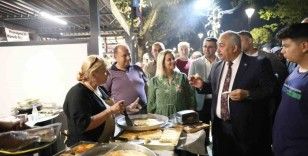 AK Parti İl Başkanı Çetin GastroANTEP stantlarını gezdi
