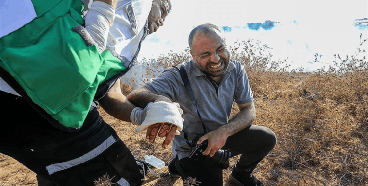İsrail askerleri Gazze sınırında 12 Filistinliyi yaraladı