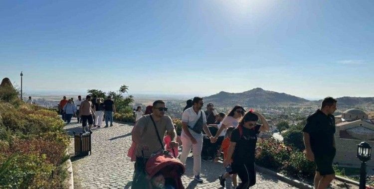 Sivrihisar’a turist akını devam ediyor
