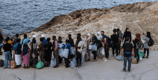 Fransa, Lampedusa Adası'ndaki düzensiz göçmenleri topraklarına almayacak